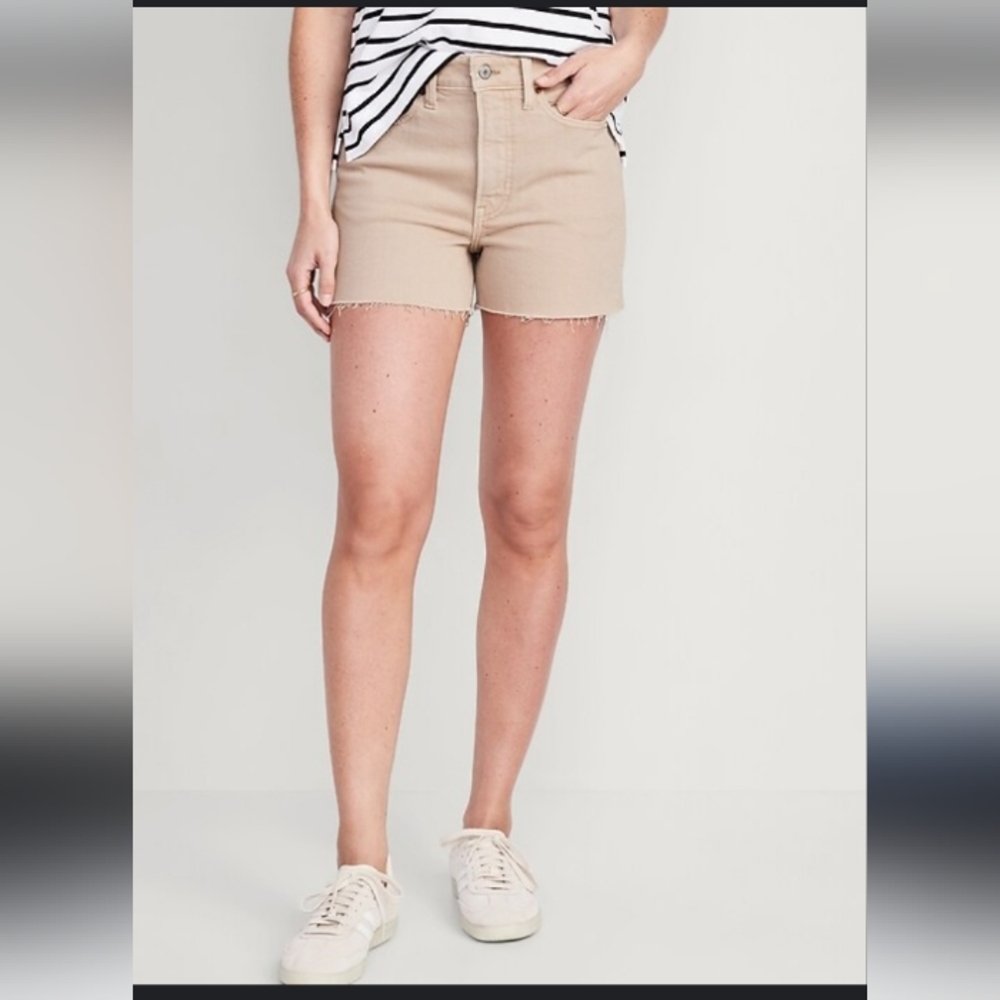 Old Navy size 8 boyfriend shorts with raw hem